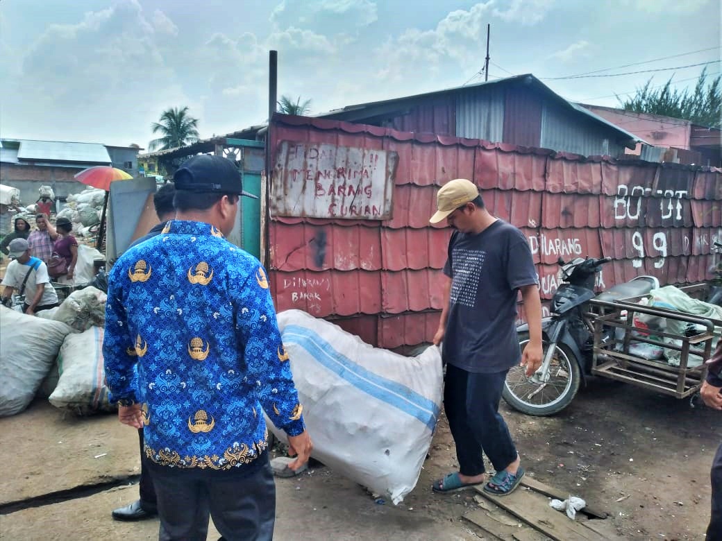 Penataan Usaha Botot Di atas Badan Jalan Kelurahan Simpang Selayang